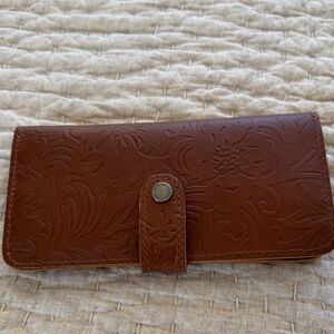 Portland Leather Goods Rancher Bi-fold Wallet - EUC